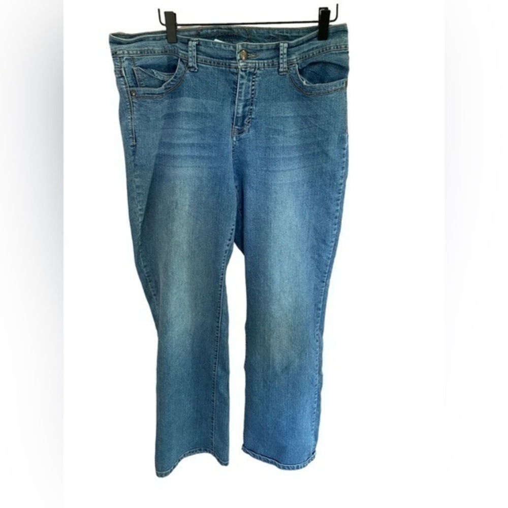 Sonoma Jeans women’s Size 12 Medium Wash Boot Cut Stretch Denim